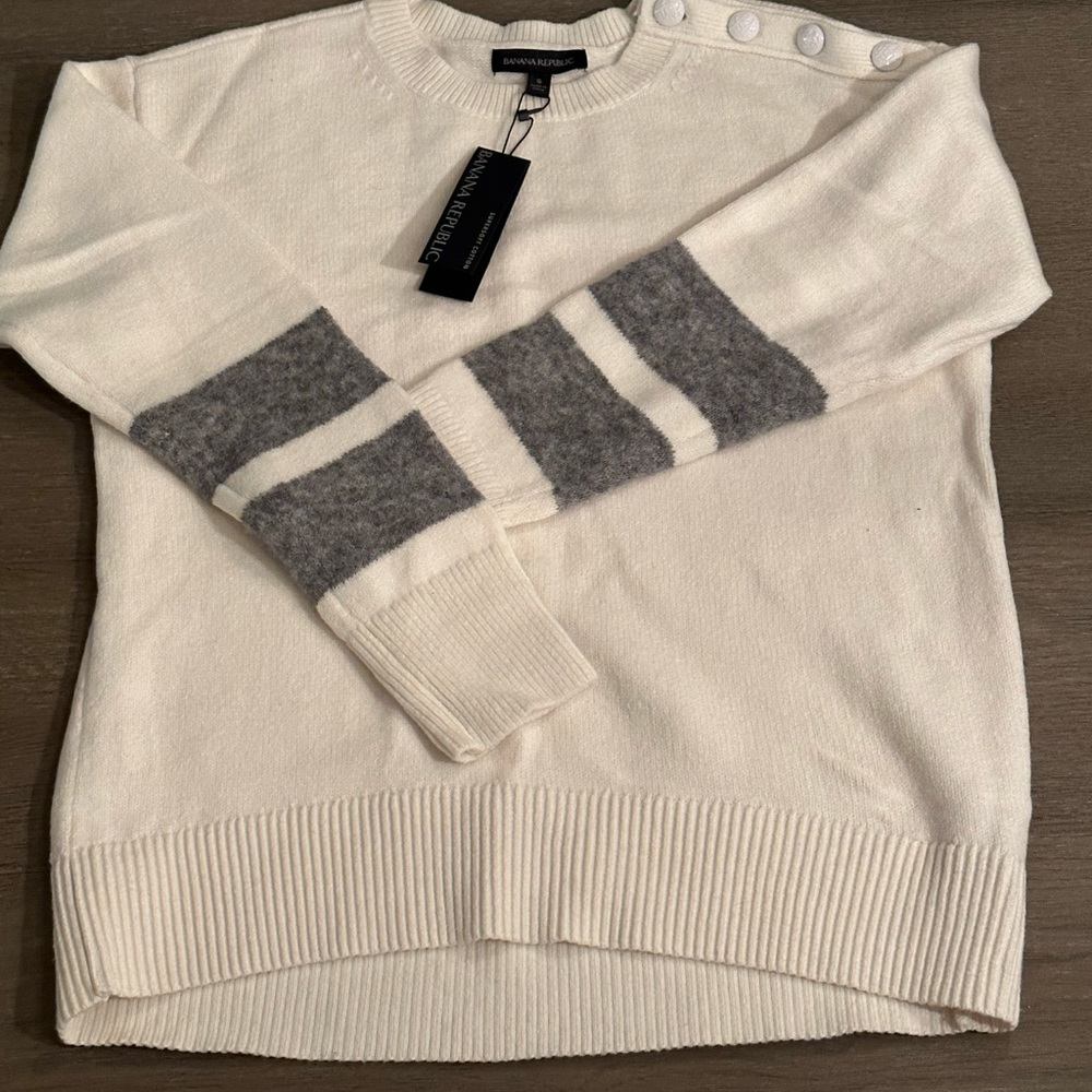 Banana Republic Size Small Sweater